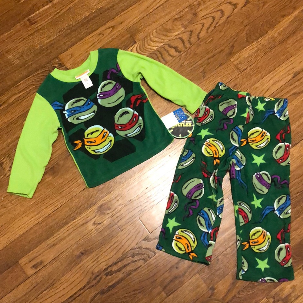 Teenage Mutant Ninja Turtles (TMNT) Fleece PJ Set- Size 4 **NWT**